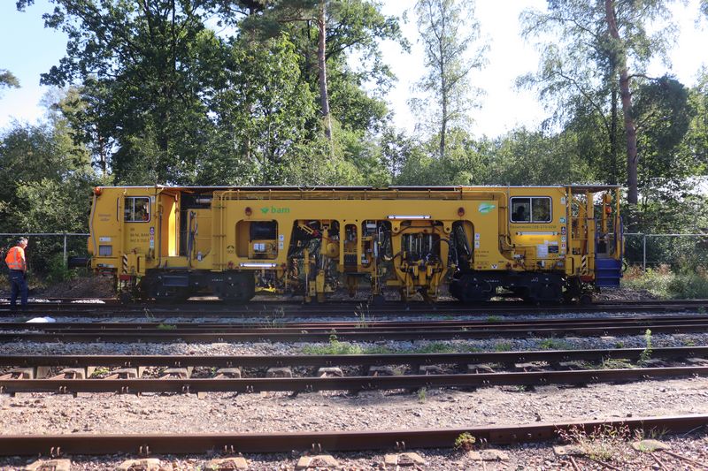 BAM Stopmachine met het fabrieksnummer 1214 en het UIC-nummer 99 84 942 8 702-7.